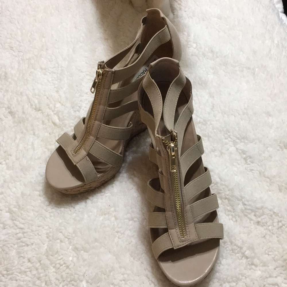 Steve Madden tan strap zipper wedges